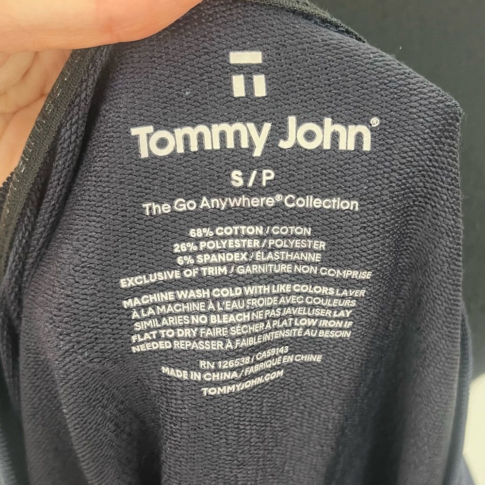 Tommy John Go Anywhere Collection Crewneck with front pocket Sz S - Picture 4 of 4